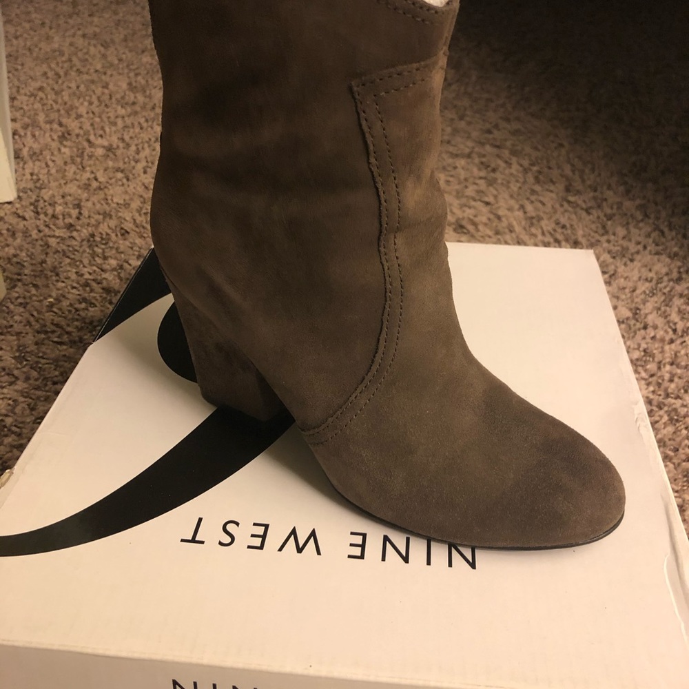 Boots - Picture 2 of 5